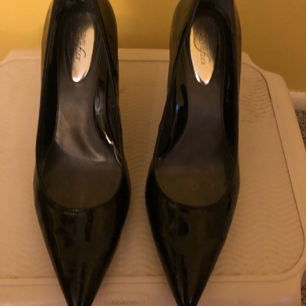 Shoes - Picture 4 of 4
